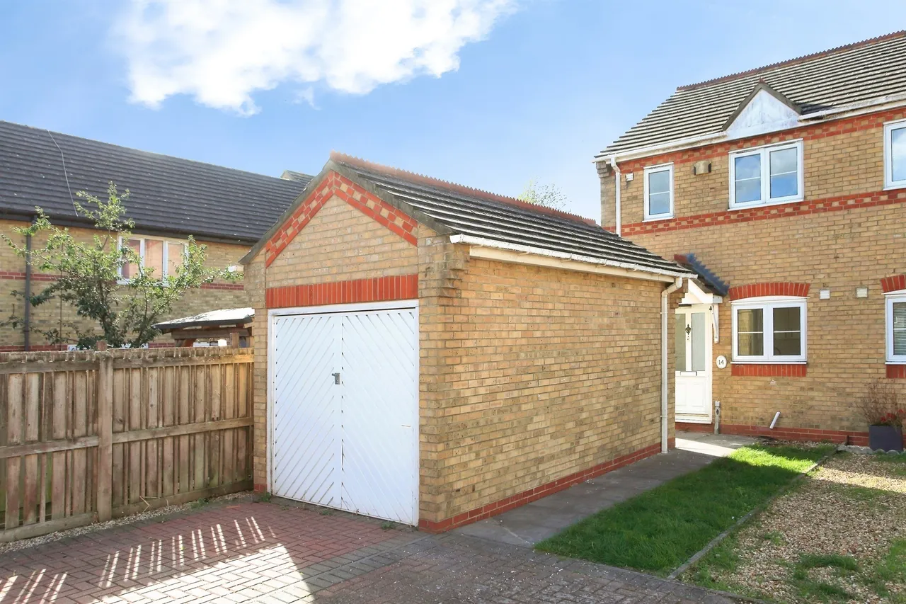 2 bed house for sale, Knights Mews, Peterborough, PE2