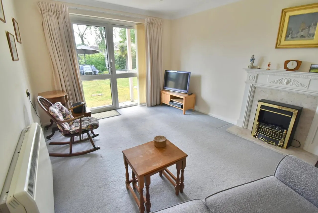 St Marys Mews, BH22, photo 5
