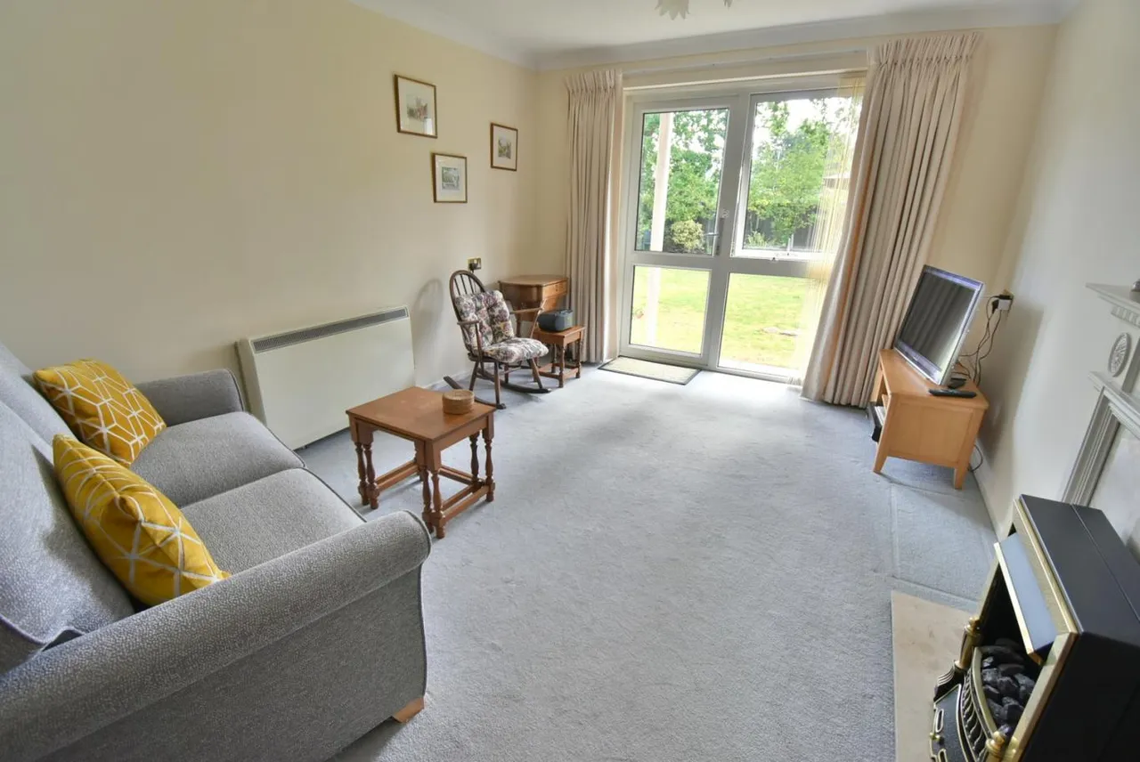 St Marys Mews, BH22, photo 6