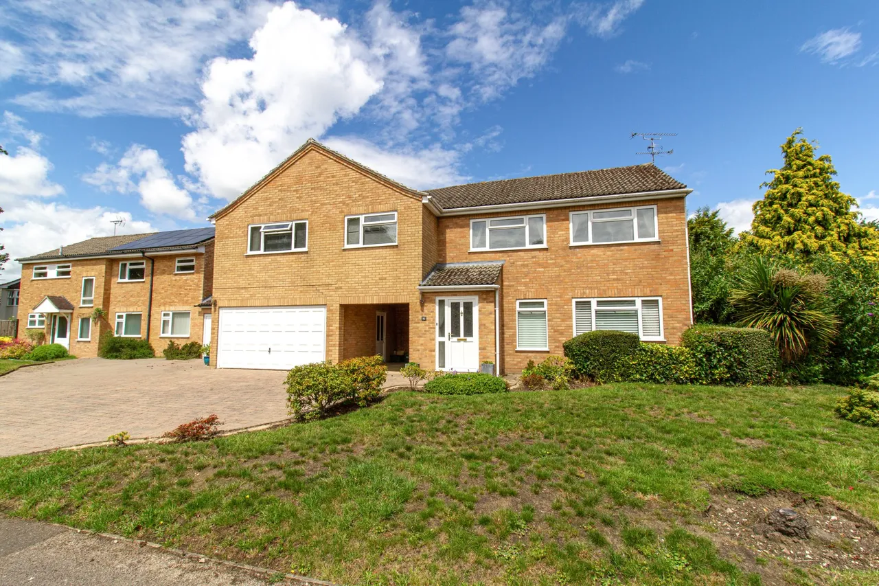 6 bed house for sale — Gorseway, Fleet, GU52 7NA