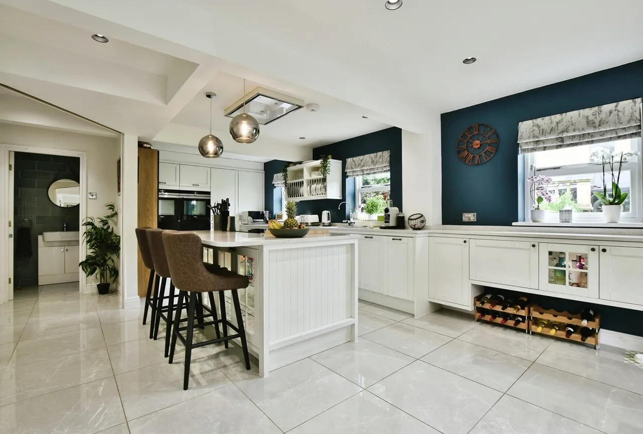 The Carriages, Booth Road, Altrincham, Greater Manchester, WA14, photo 2