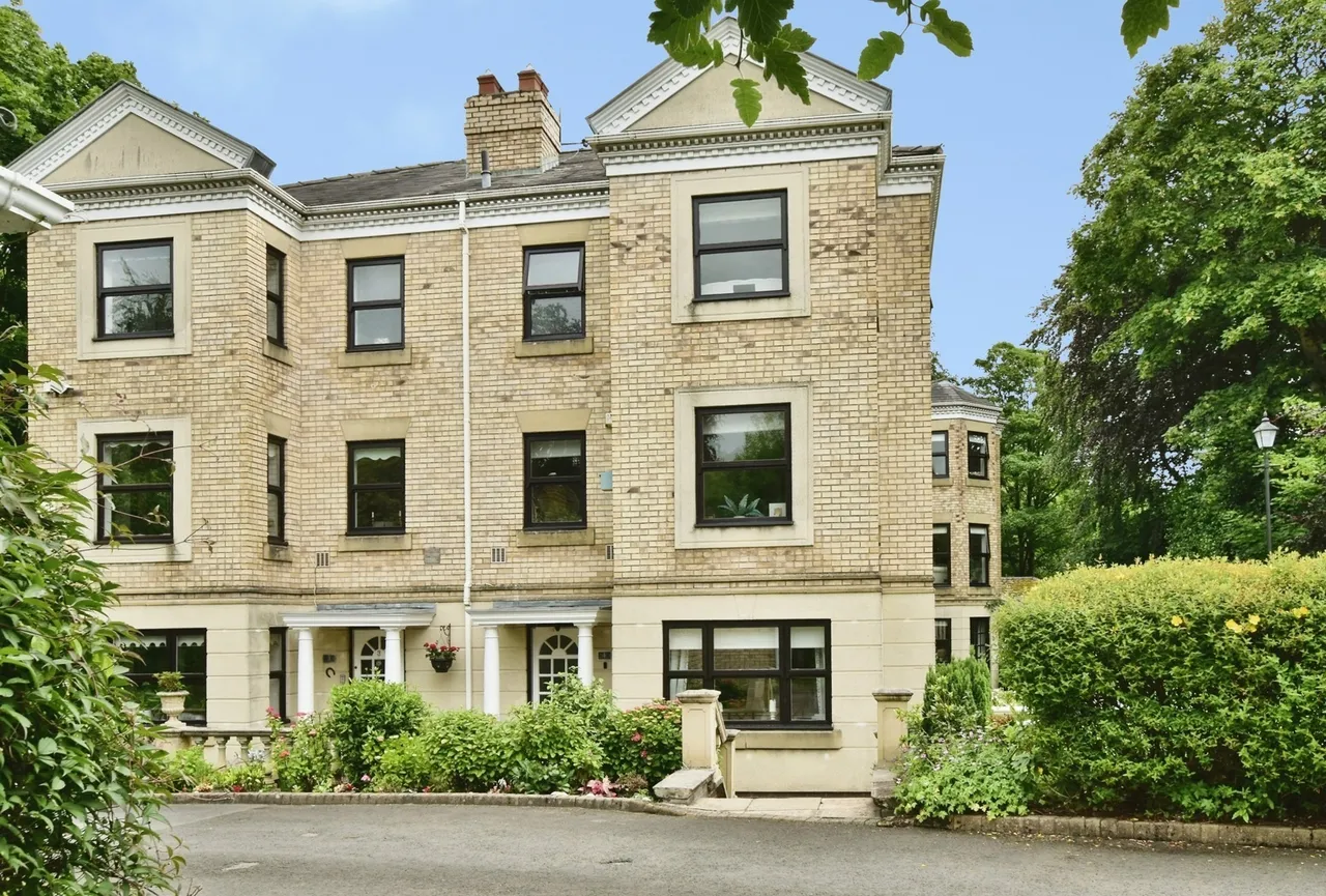5 bed house for sale — The Carriages, Booth Road, Altrincham, Greater Manchester, WA14