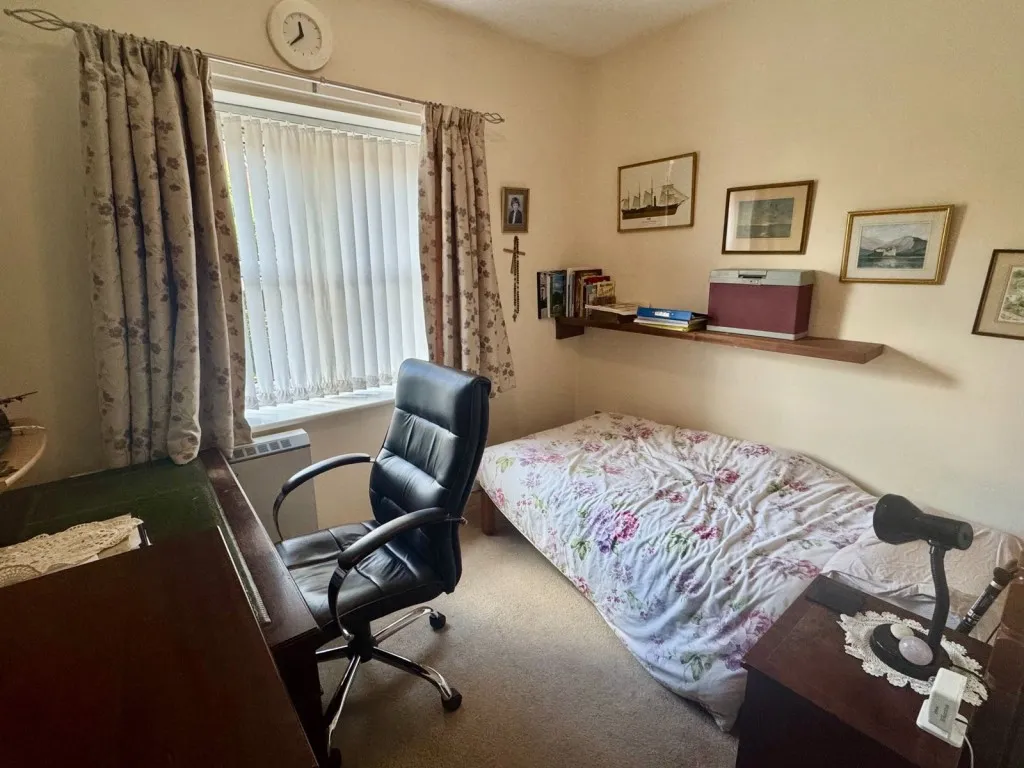 Deighton Road, LS22, photo 8