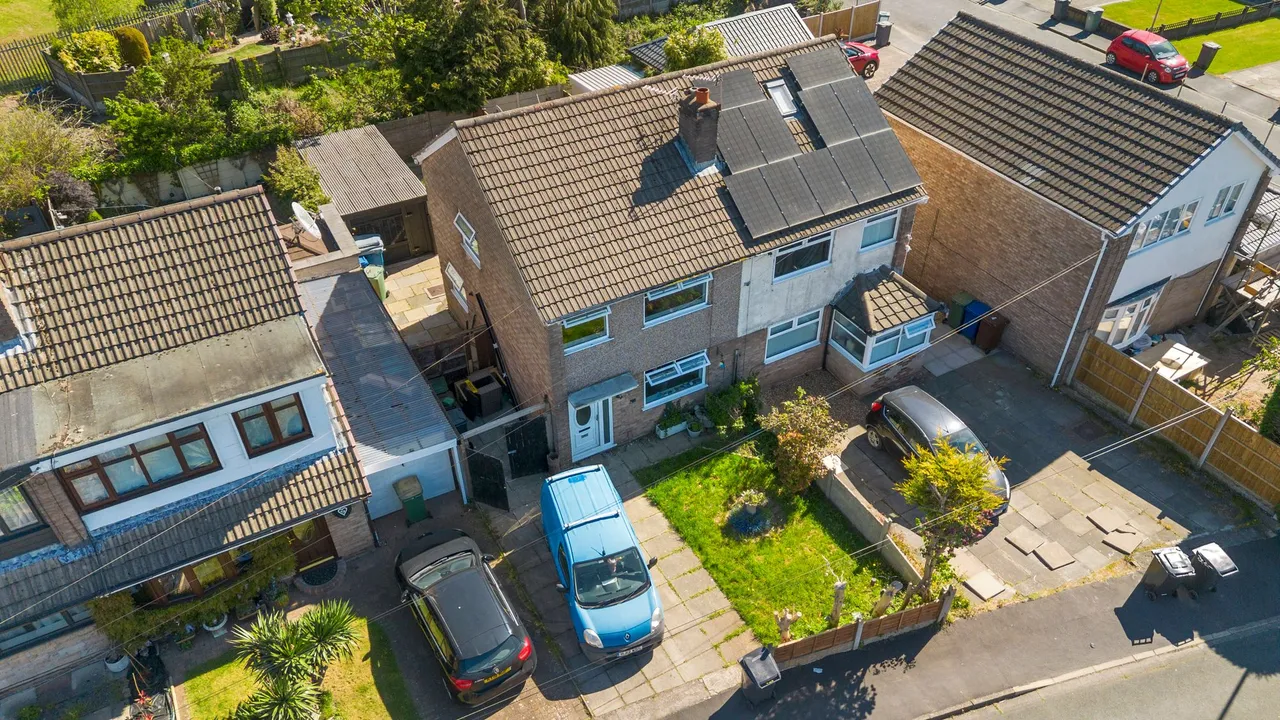 Monmouth Crescent, Ashton-In-Makerfield, Wigan, WN4 9JD, photo 5