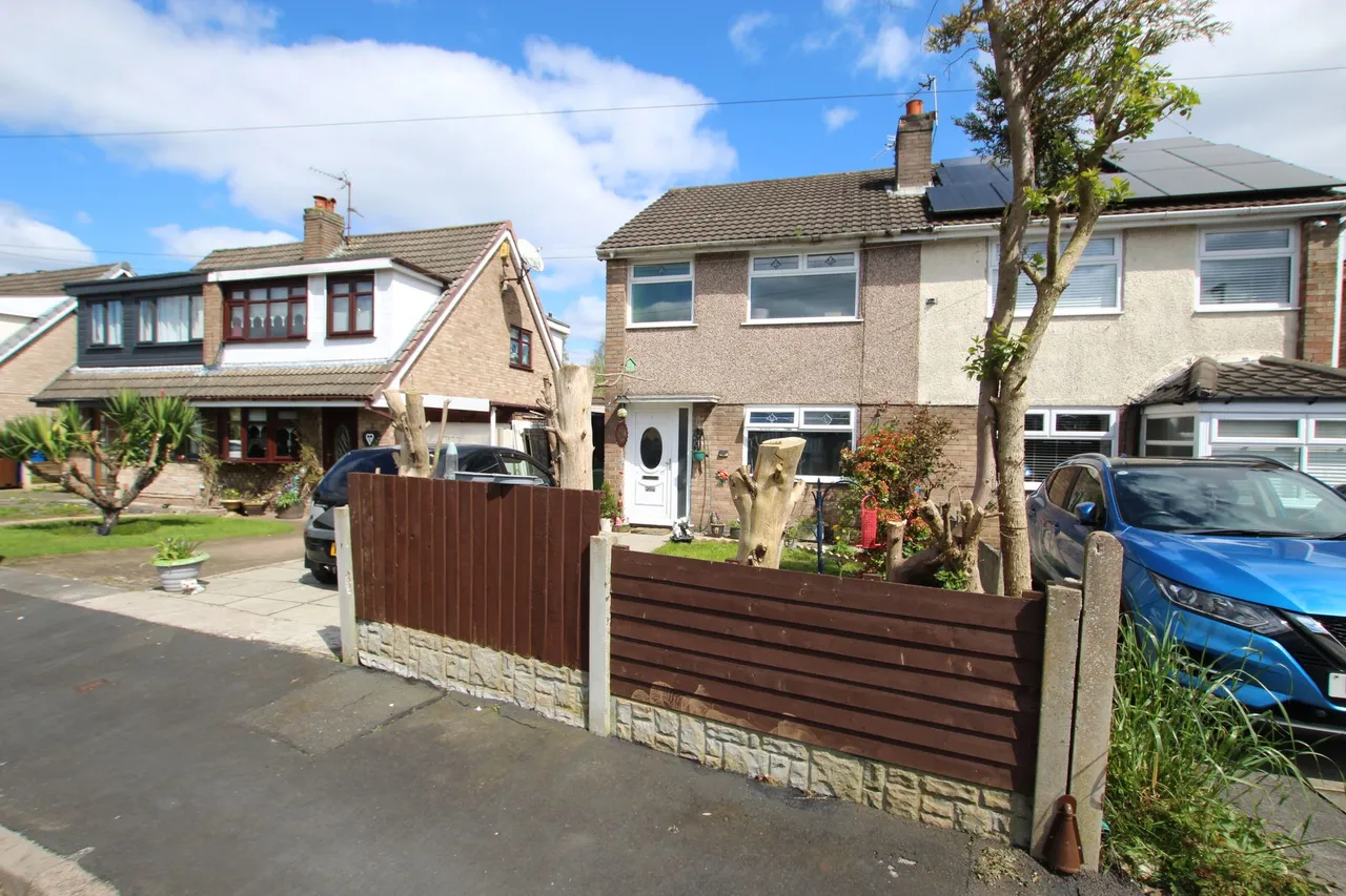 3 bed house for sale — Monmouth Crescent, Ashton-In-Makerfield, Wigan, WN4 9JD