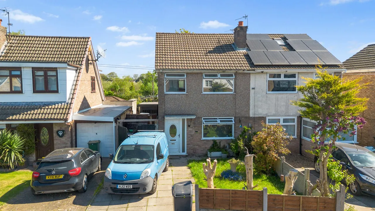 Monmouth Crescent, Ashton-In-Makerfield, Wigan, WN4 9JD, photo 16