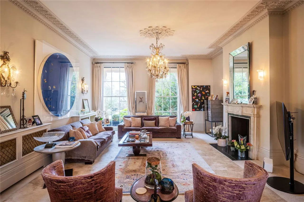 Gloucester Gate, Regent's Park, London, NW1 4HG, photo 3