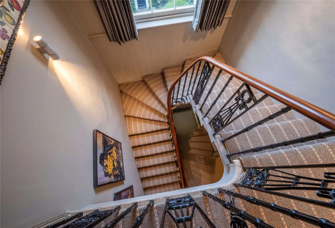 Gloucester Gate, Regent's Park, London, NW1 4HG, photo 5
