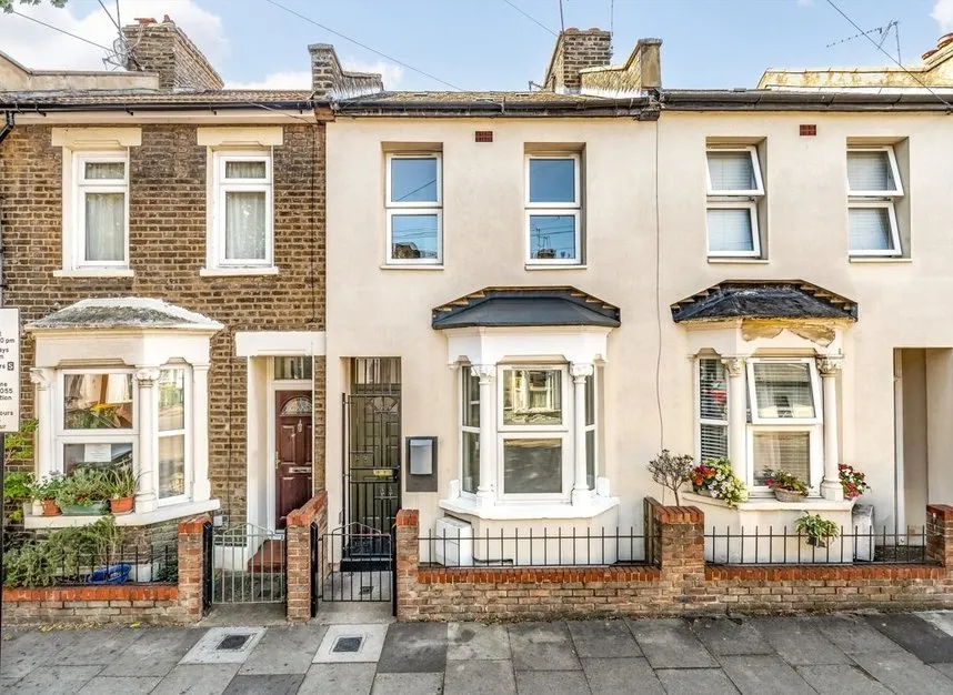 2 bed house for sale, Holness Road, Stratford, E15