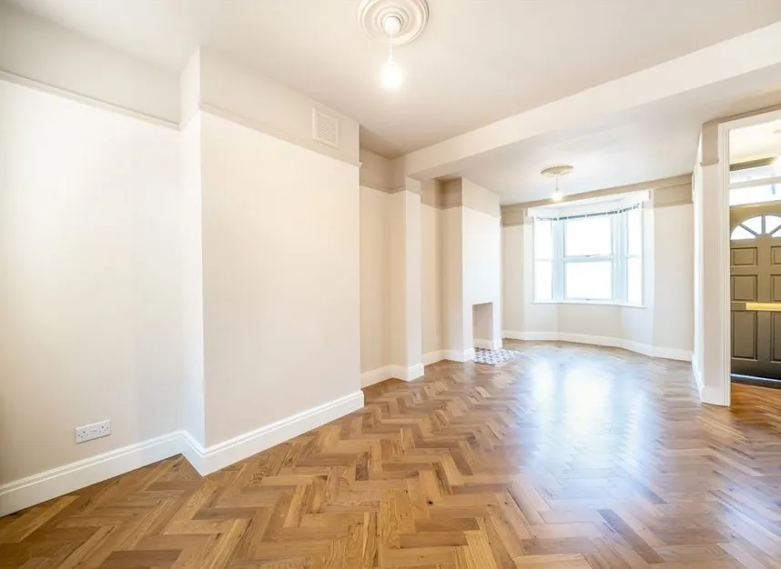 Holness Road, Stratford, E15, photo 3