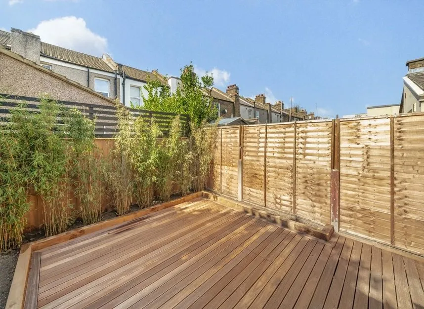 Holness Road, Stratford, E15, photo 2