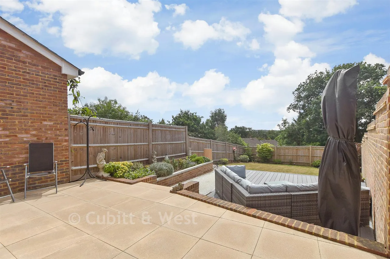 Town Wood Close, Lindfield, RH16, photo 13