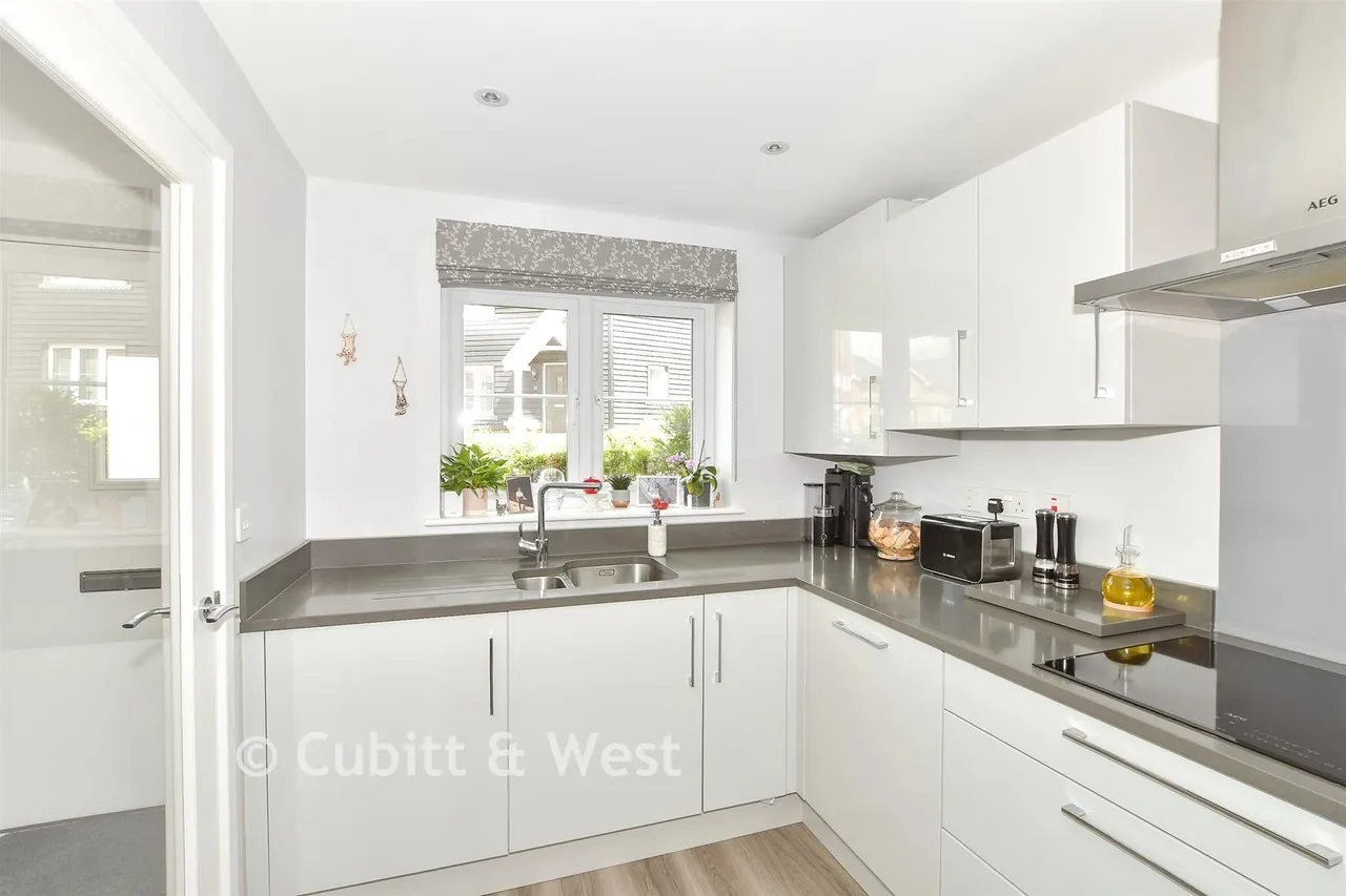 Town Wood Close, Lindfield, RH16, photo 5
