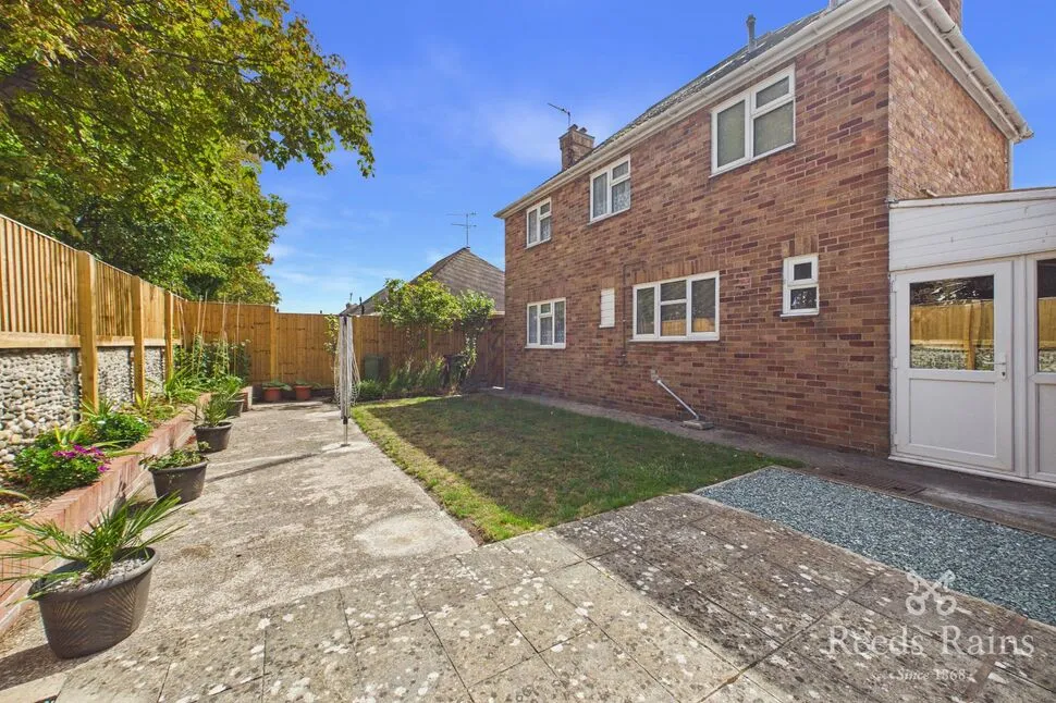 Russell Court, Rhyl, Denbighshire, LL18, photo 2