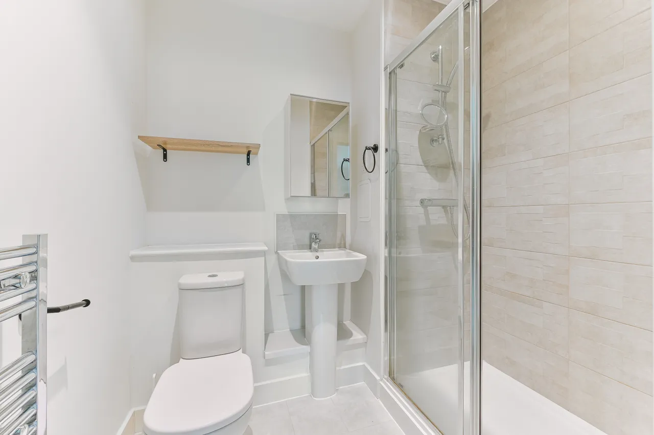 Flat 4, Lambourne House, Apple Yard, London, photo 5