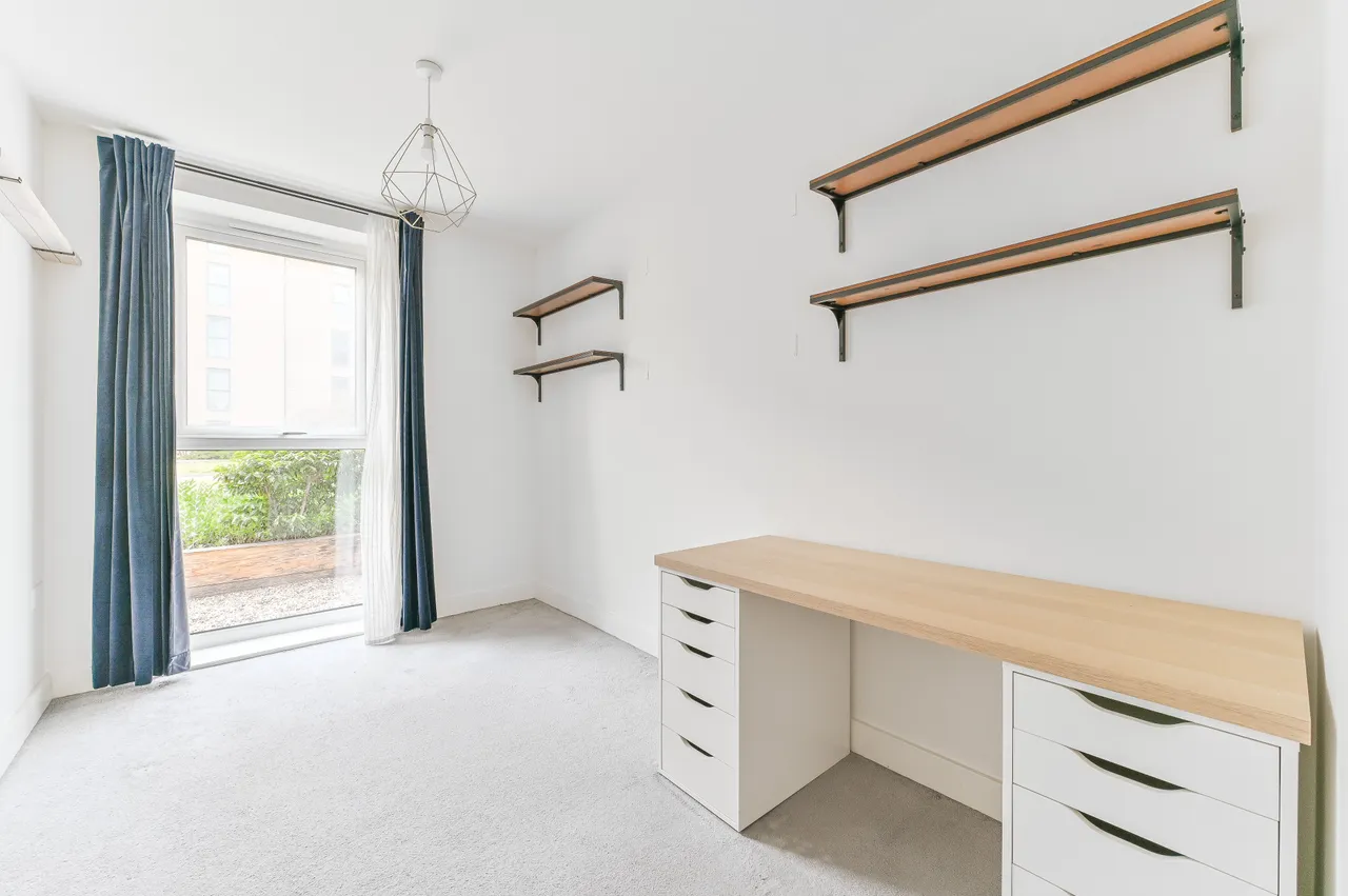 Flat 4, Lambourne House, Apple Yard, London, photo 7