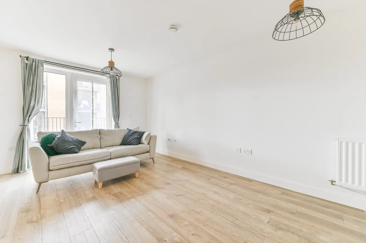 Flat 4, Lambourne House, Apple Yard, London, photo 6
