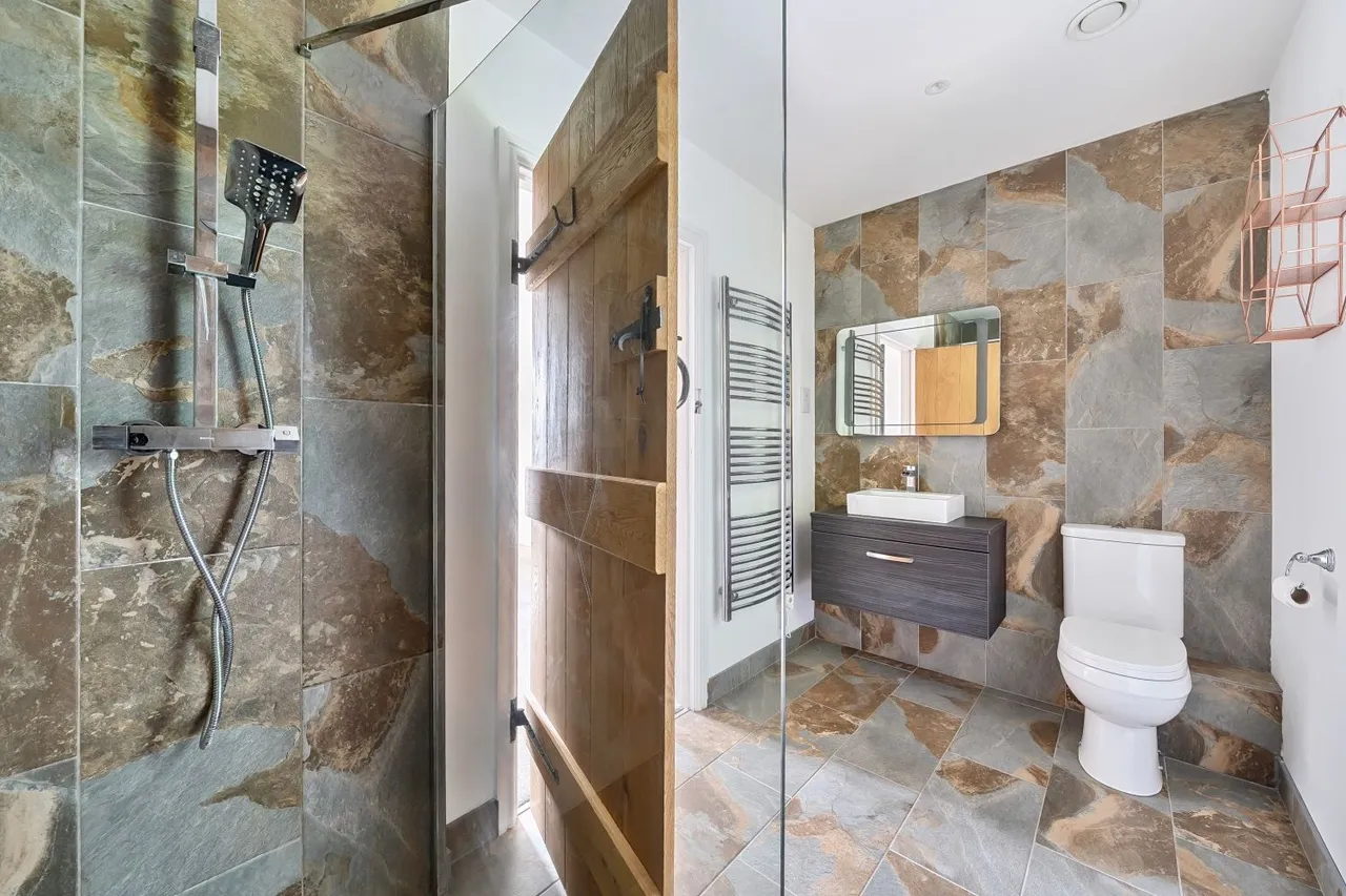 Silver Street, South Cerney, GL7, photo 6