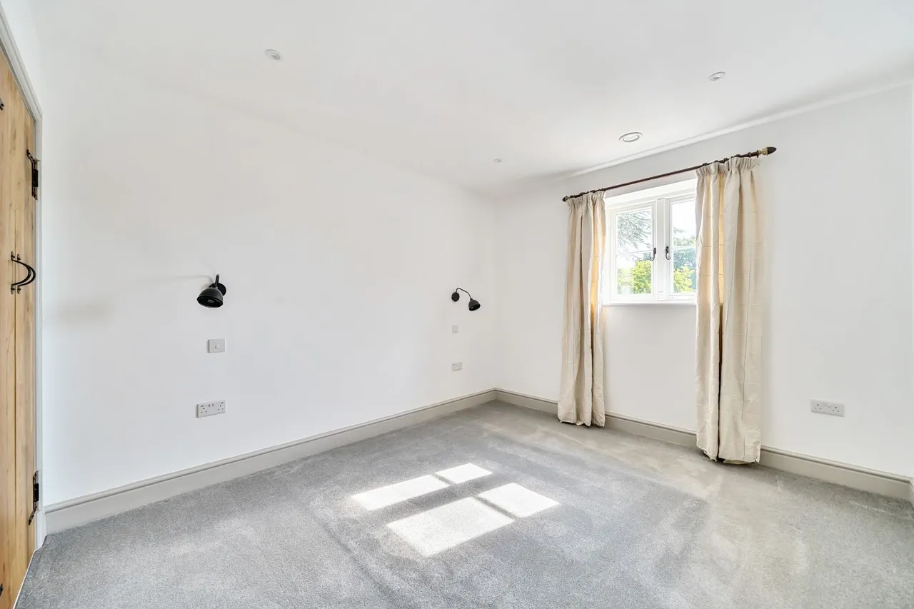 Silver Street, South Cerney, GL7, photo 9