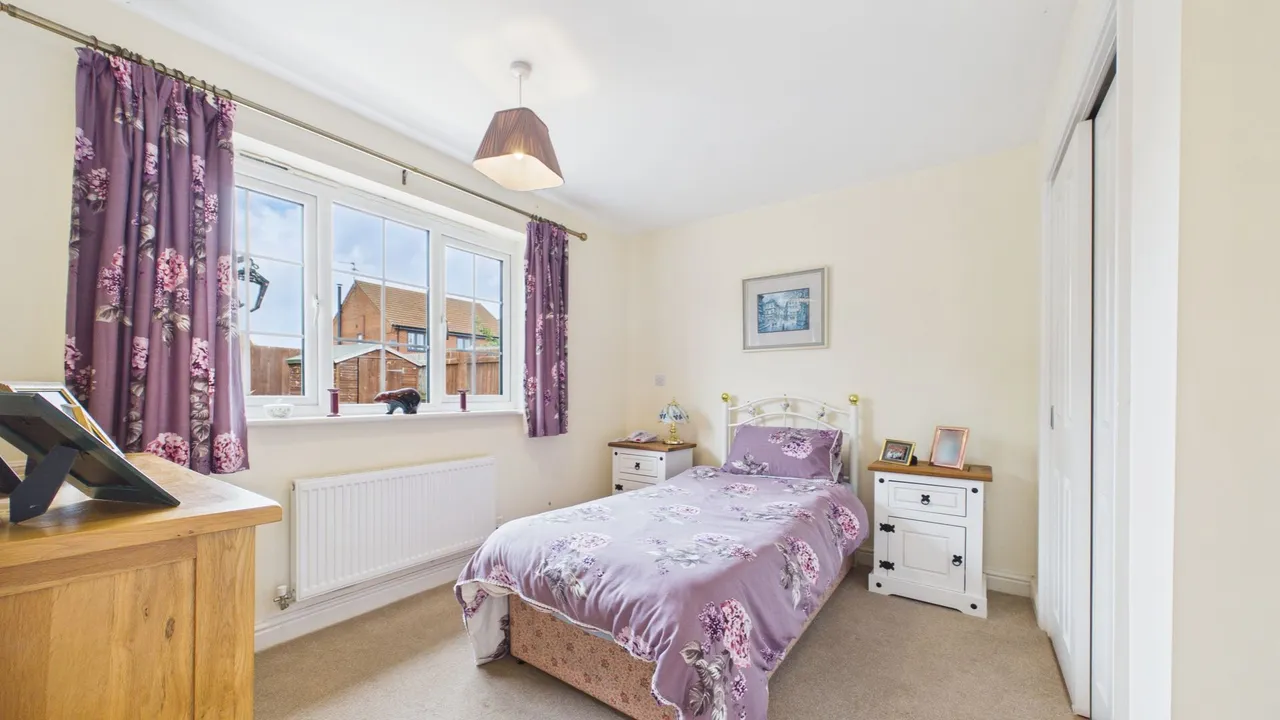 Mayfield Gardens, BASTON, MARKET DEEPING, PE6, photo 9