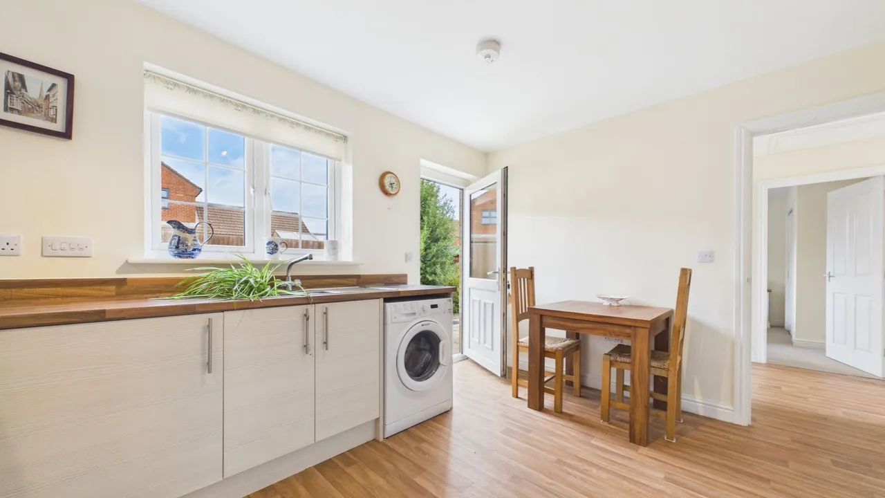 Mayfield Gardens, BASTON, MARKET DEEPING, PE6, photo 4