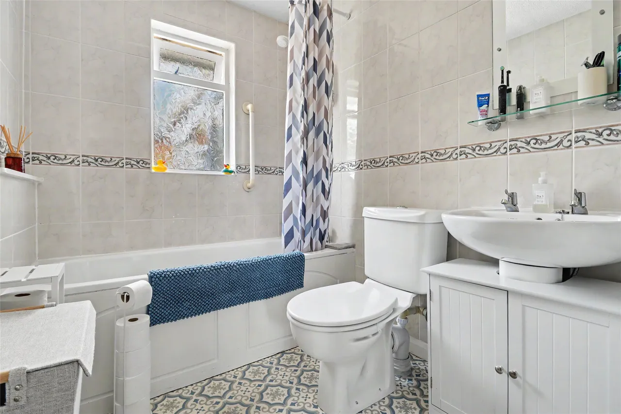 Russell Close, Landkey, EX32, photo 7