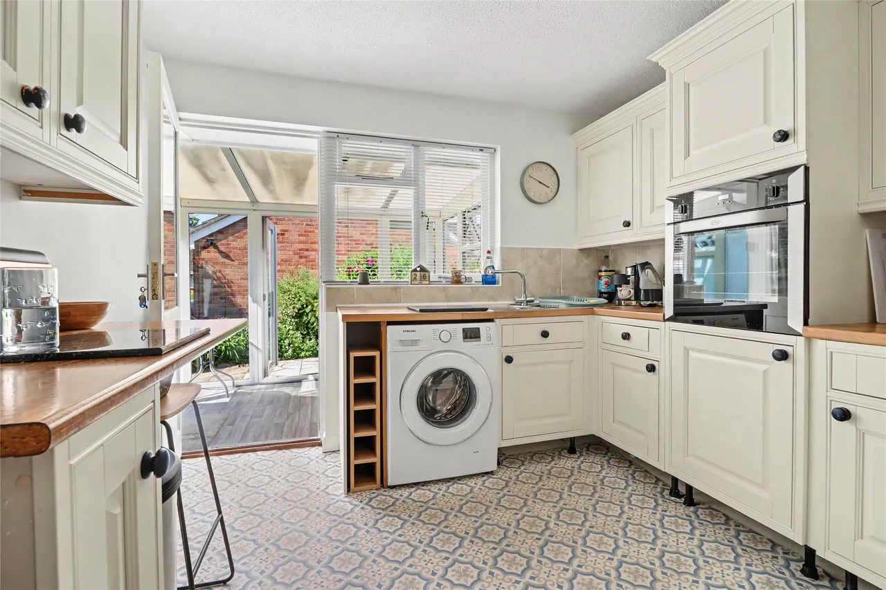 Russell Close, Landkey, EX32, photo 3