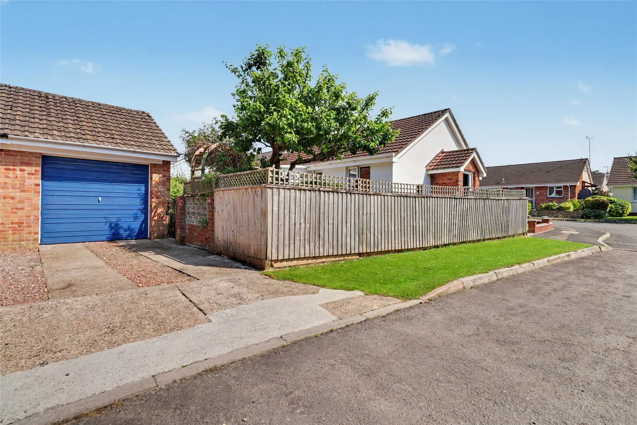 Russell Close, Landkey, EX32, photo 8