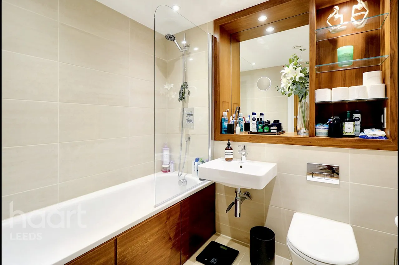 Wharf Approach, Leeds, LS1, photo 12