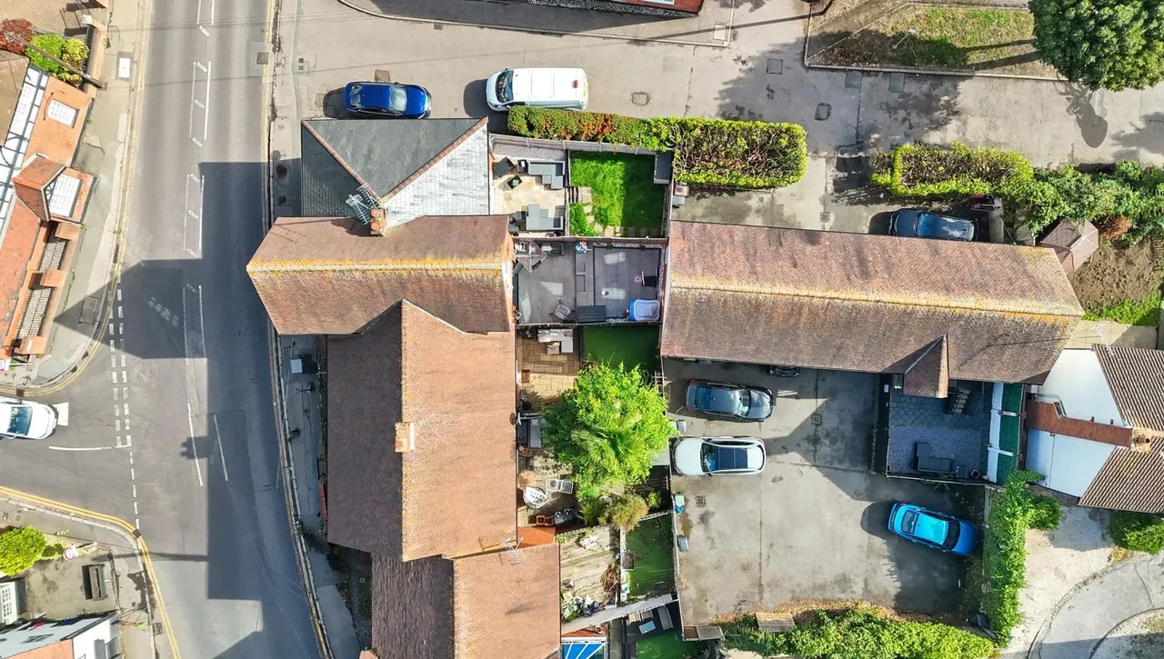 Market Place, Abridge, RM4, photo 18