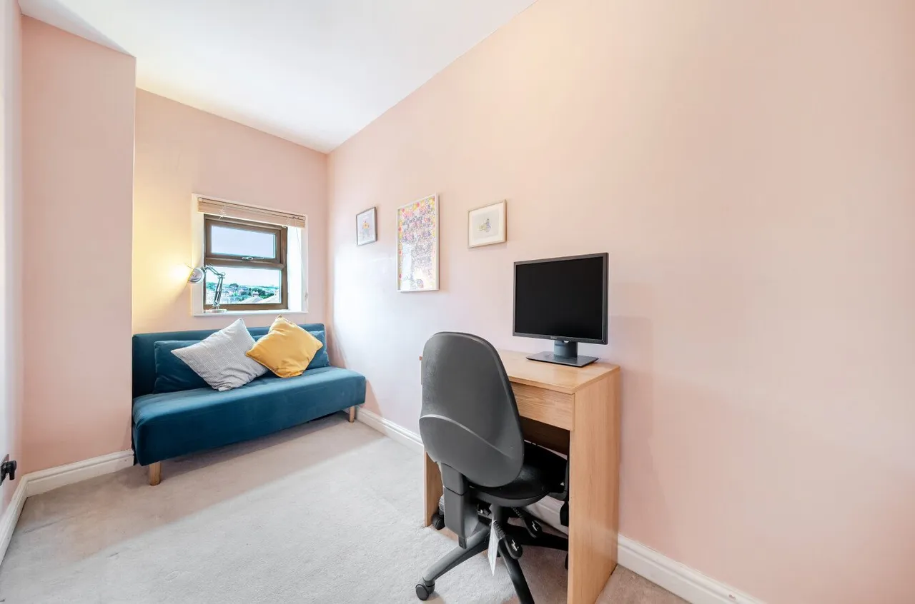 Pembroke Road, Pudsey, LS28, photo 7