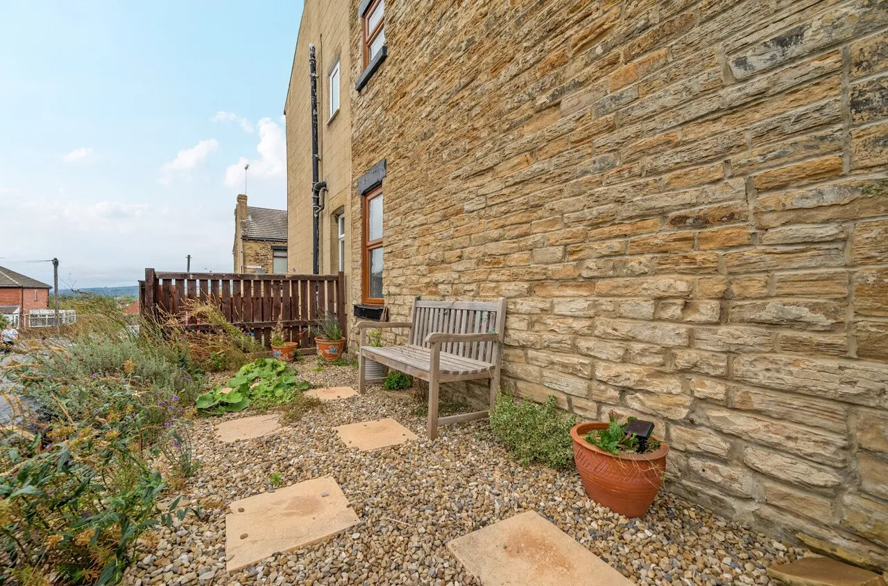 Pembroke Road, Pudsey, LS28, photo 9