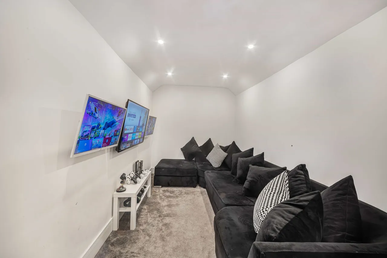 Holmlee Way, Macclesfield, photo 15