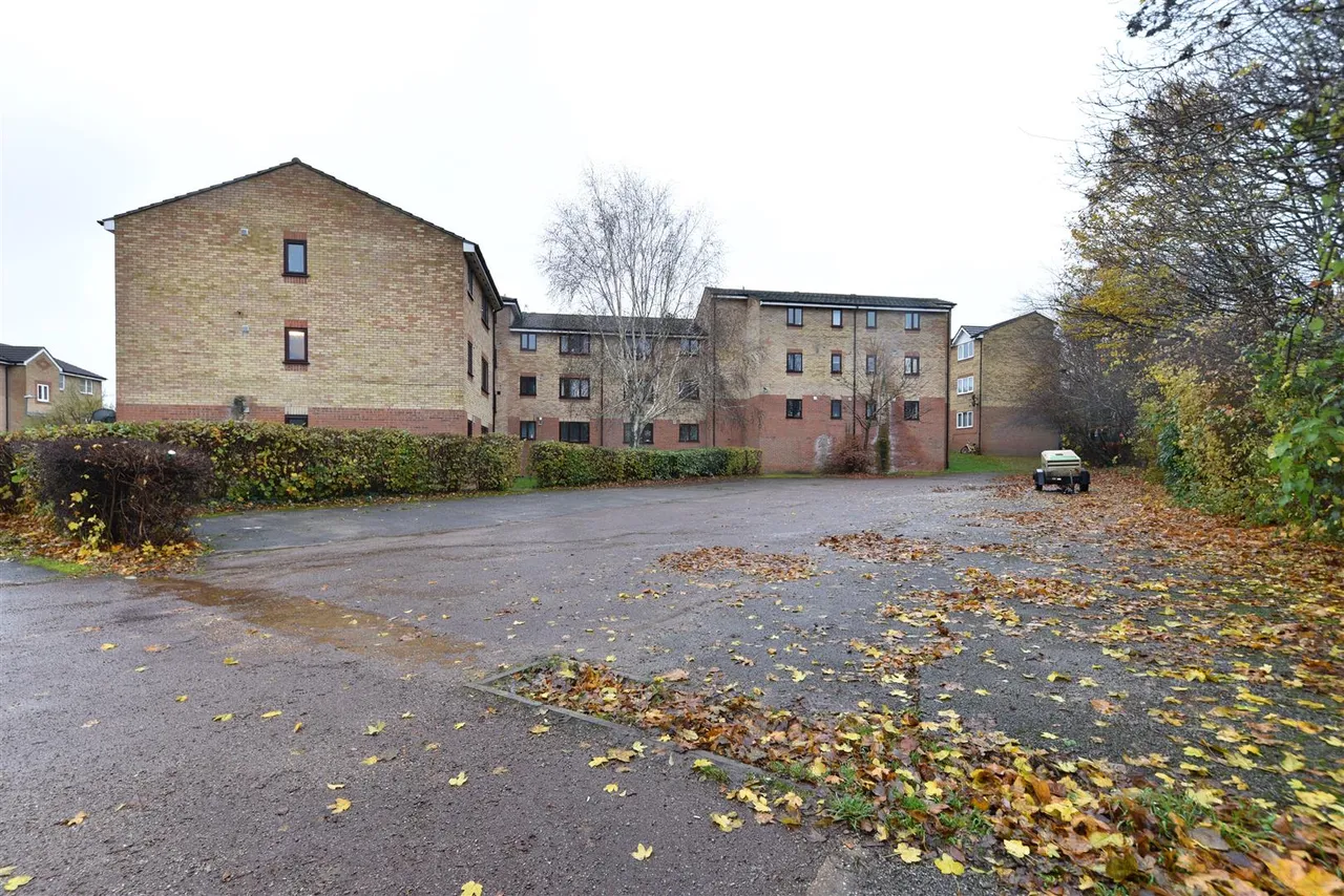 Prestatyn Close, Stevenage, Herts, SG1 2AL, photo 7