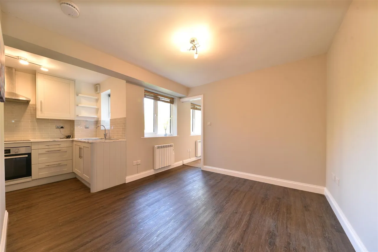 Prestatyn Close, Stevenage, Herts, SG1 2AL, photo 2