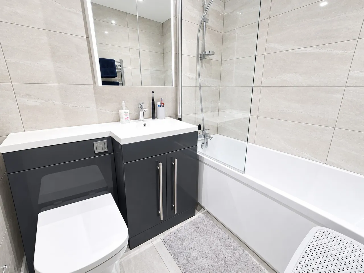 Waddington Close, EN1, photo 4