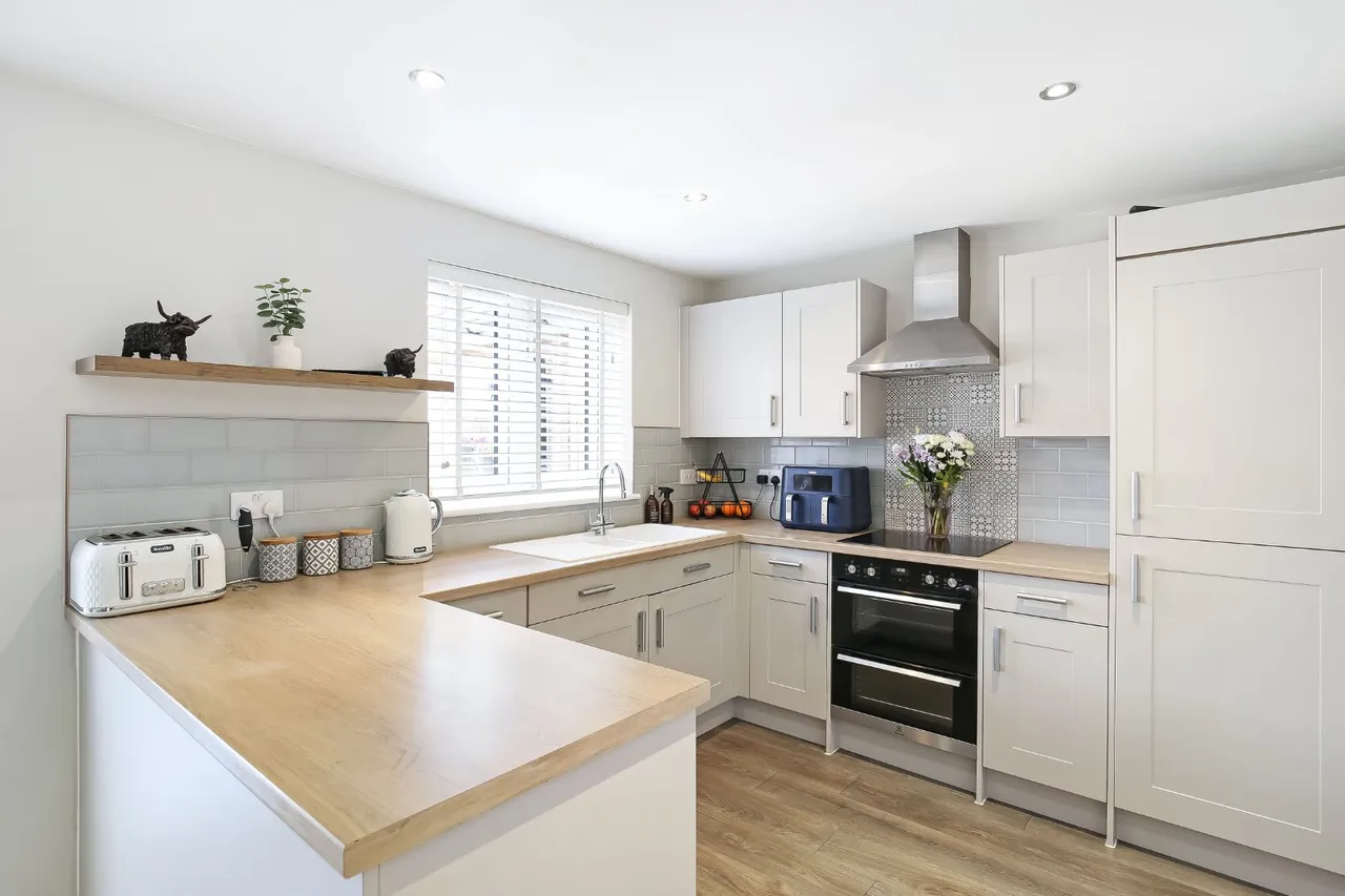 Ivie Place, Salisbury, Wiltshire, SP2 9GL, photo 2