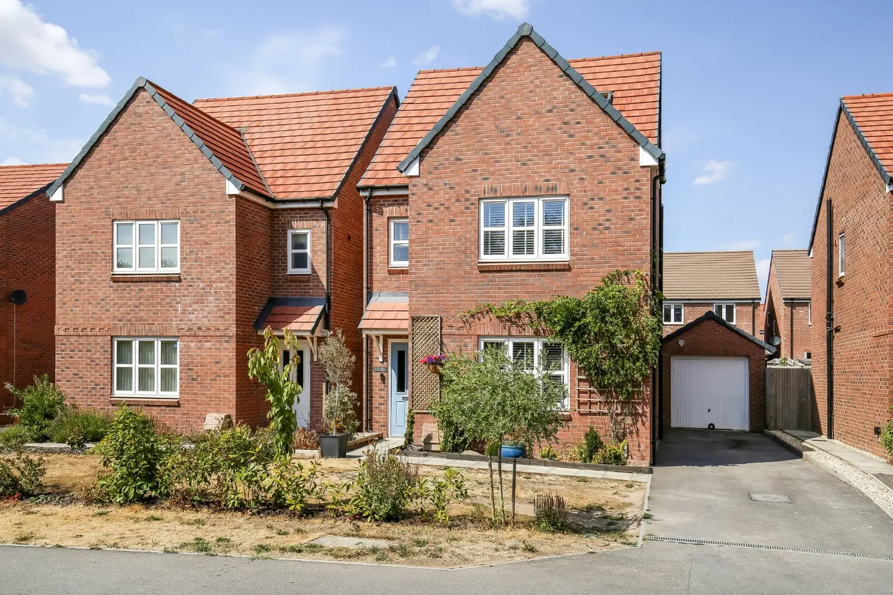 4 bed house for sale — Ivie Place, Salisbury, Wiltshire, SP2 9GL