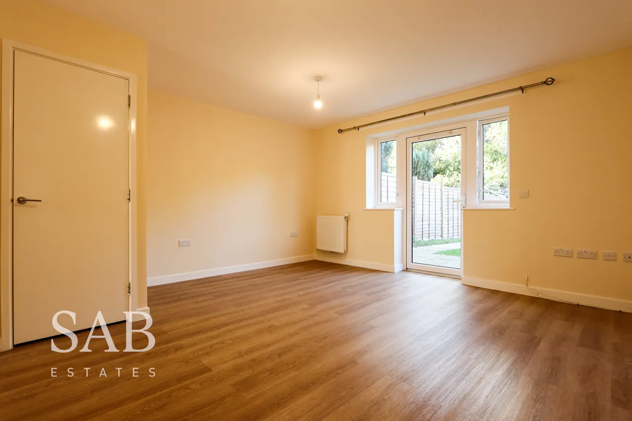 2 bed house to rent, Summer Drive, West Drayton, UB7
