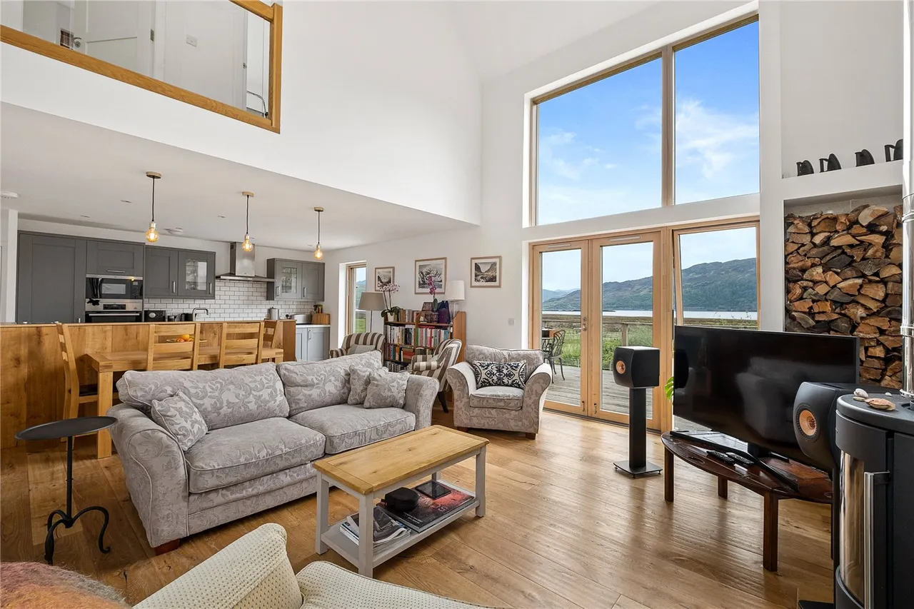 Slumbay House, Church Street, Lochcarron, Strathcarron, IV54 8YP, photo 4