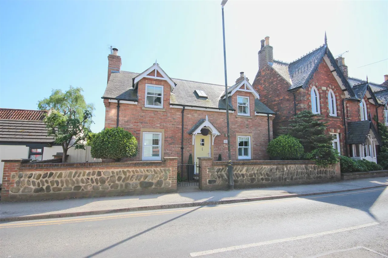 3 bed house for sale — 1a Westgate, Hornsea