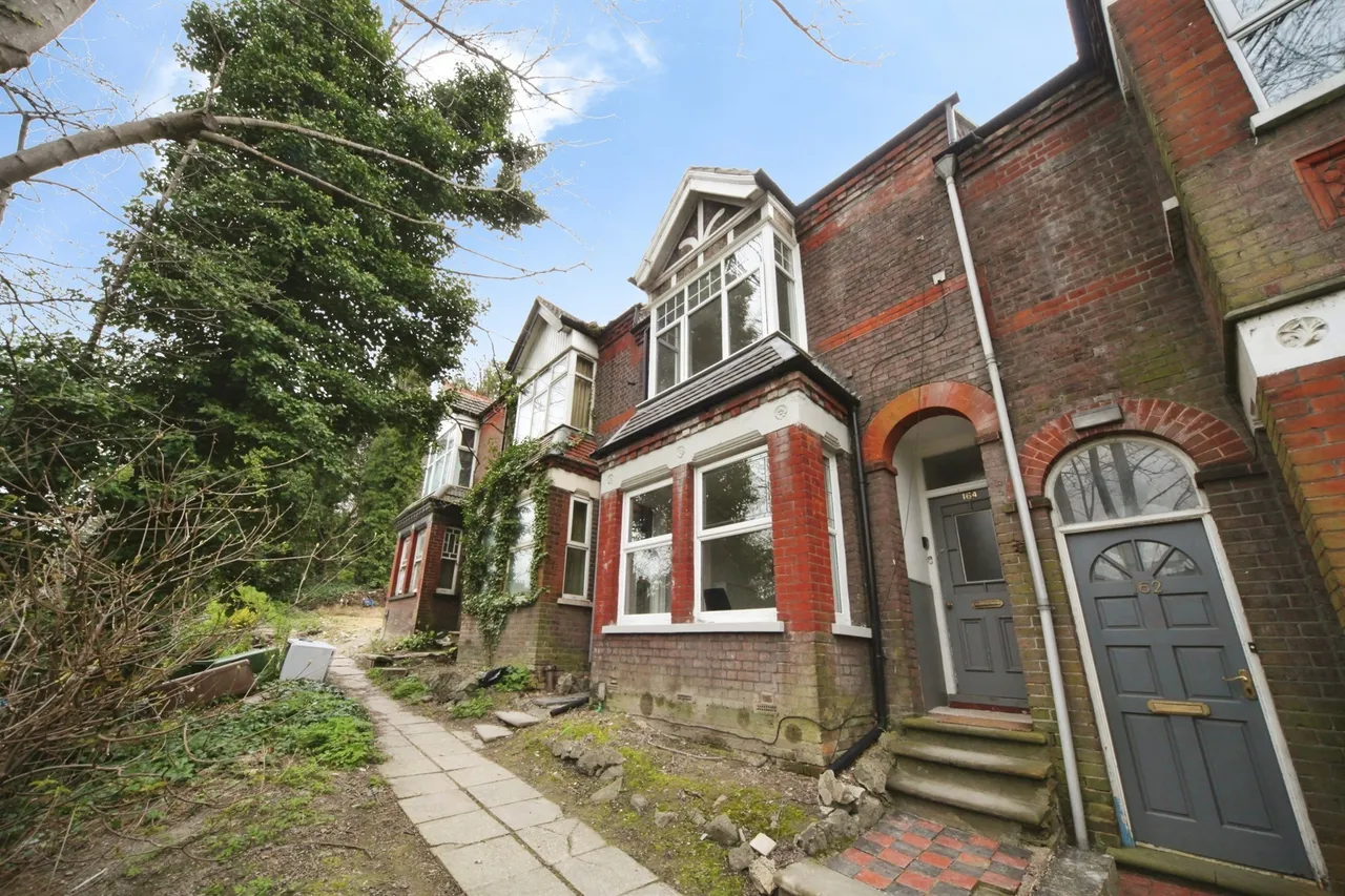 7 bed house for sale, Hitchin Road, Luton, LU2