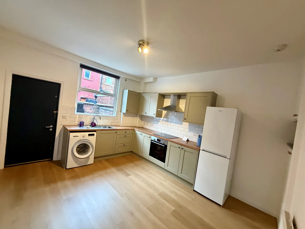 Newport Street, M14, photo 5