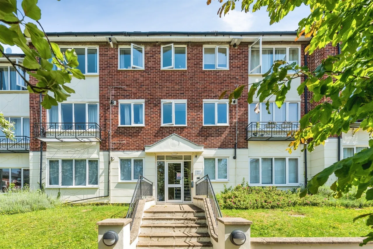 2 bed flat for sale — Silkdale Close, Oxford