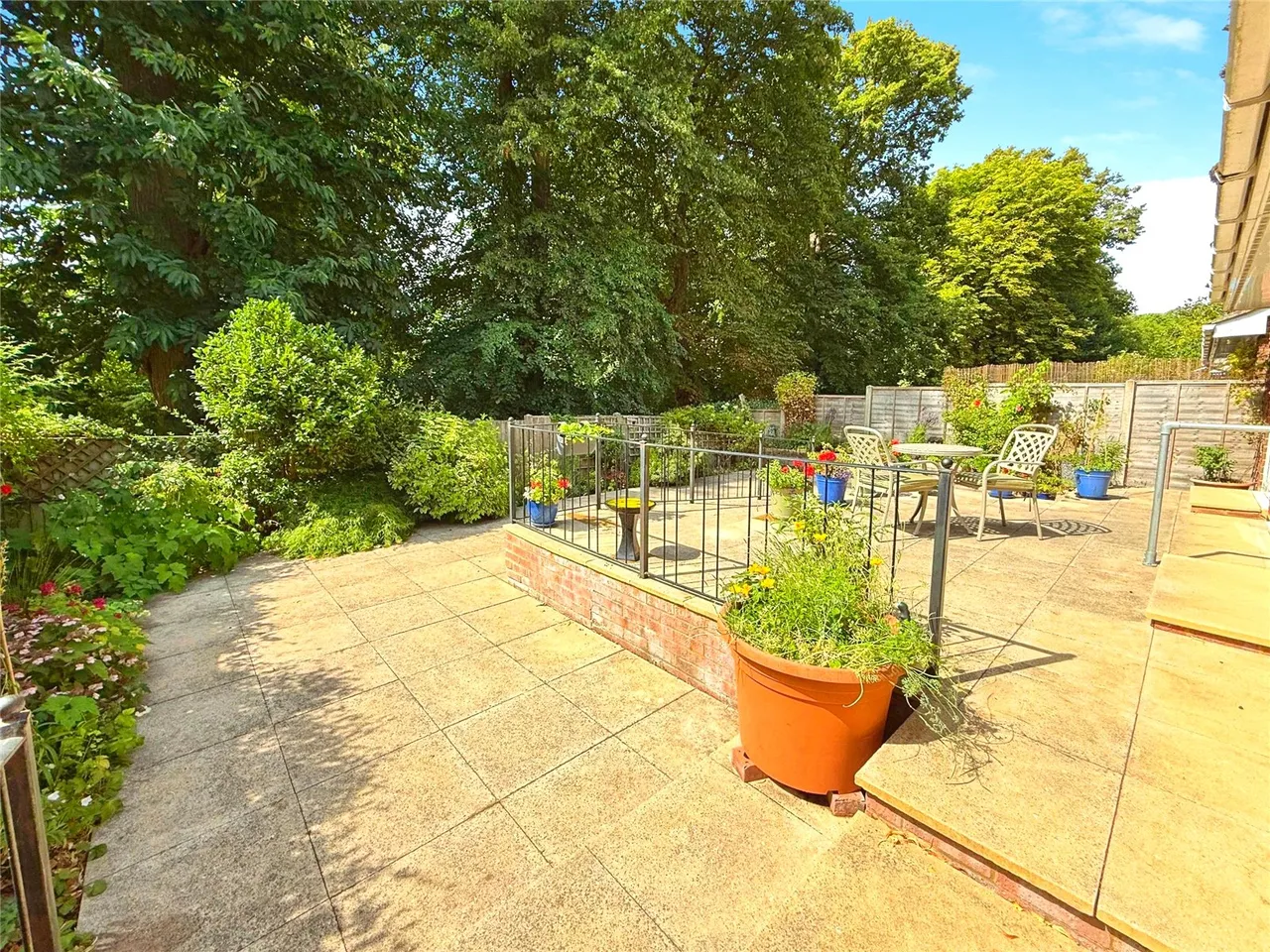 Mulberry Close, Crowthorne, Berkshire, RG45 7LG, photo 13