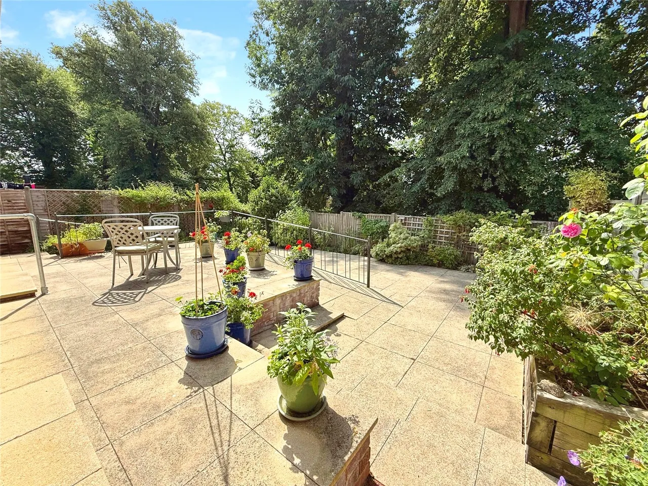Mulberry Close, Crowthorne, Berkshire, RG45 7LG, photo 8