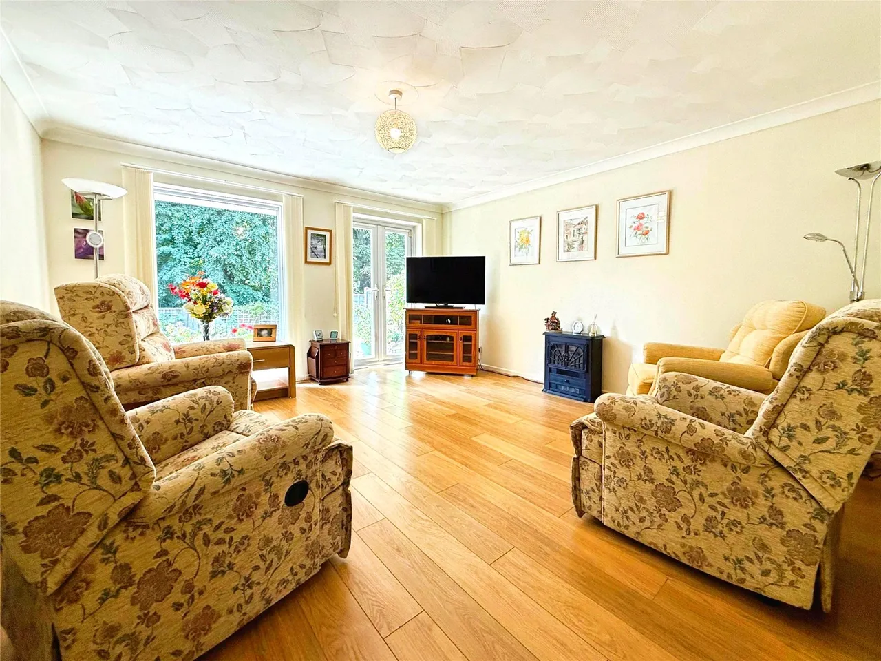 Mulberry Close, Crowthorne, Berkshire, RG45 7LG, photo 4