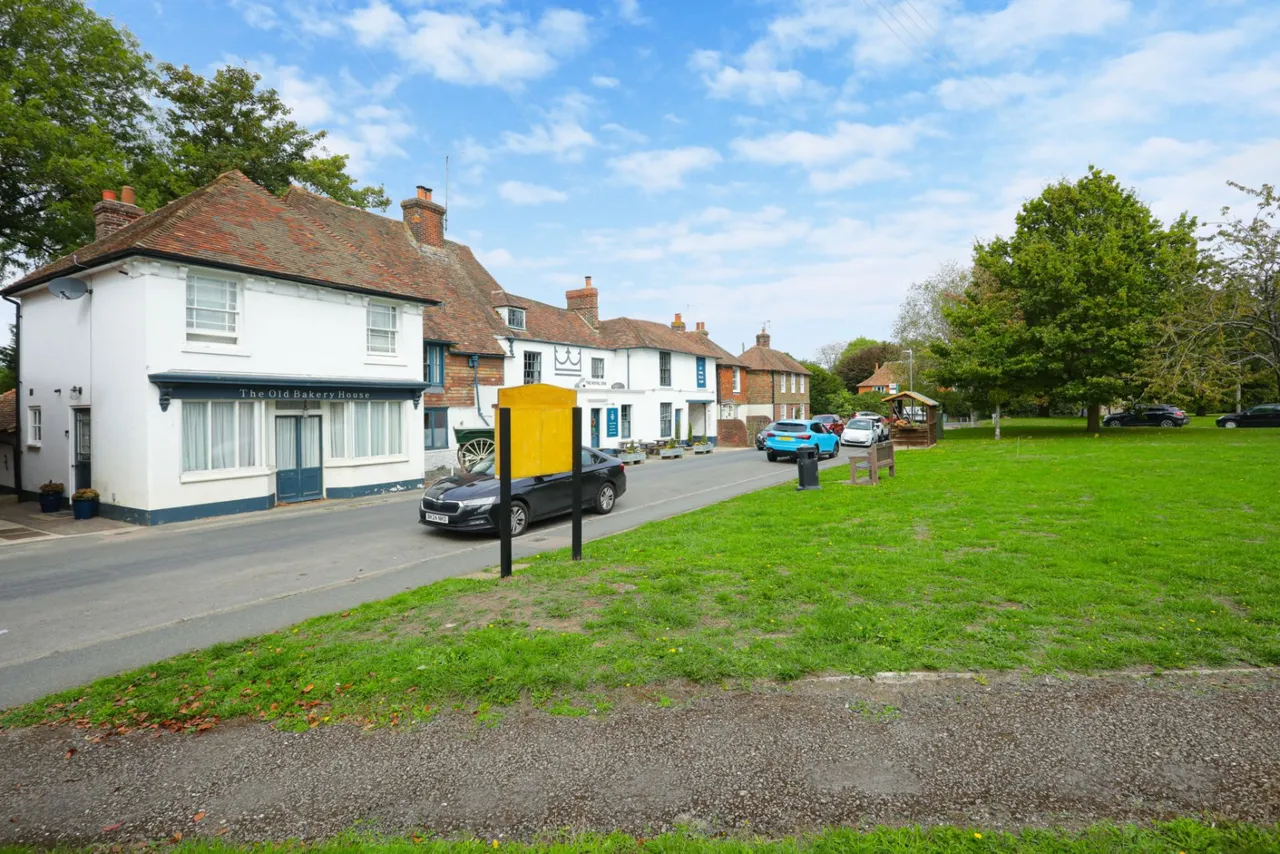 The Street, Mersham, TN25, photo 2