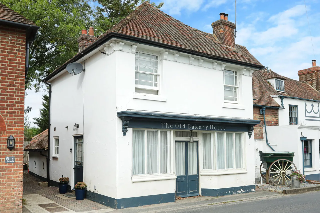 3 bed house for sale, The Street, Mersham, TN25