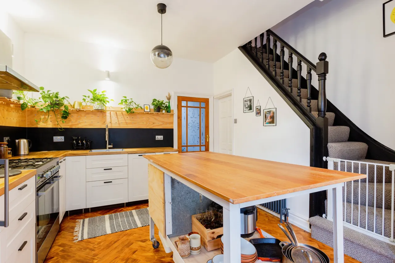 Mossley Road, Grasscroft Saddleworth, OL4, photo 3